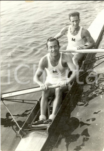 Fotografia d epoca originale 1941 PALLANZA Canottaggio Squadra a due del GUF MILANO 1