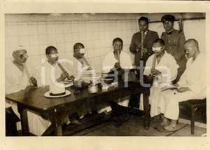 Fotografia d epoca originale 1938 TOKYO JAPAN Reduci ciechi imparano a suonare flauto di bambÃ¹ FOTO 1
