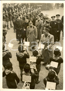 Fotografia d epoca originale 1942 VIMERCATE MB Fanfara dei BALILLA accoglie Federale 1
