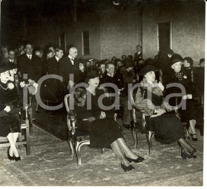 Fotografia d epoca originale 1936 NAPOLI Principessa PIEMONTE e Duchessa AOSTA a conferenza EDMONDO ROSSONI 1