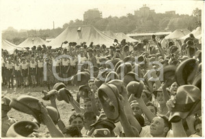 Fotografia d epoca originale 1933 ROMA V Campo DUX Avanguardisti acclamano il DUCE Fotografia 1