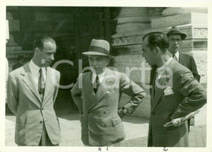 Fotografia d epoca originale 1938 ROMA Alberto ASQUINI con Pierluigi POLVANI vincita lotteria TRIPOLI Foto 1