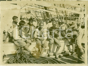 Fotografia d epoca originale 1935 GENOVA Volontari per AFRICA ORIENTALE imbarcati su piroscafo PIEMONTE Foto 1