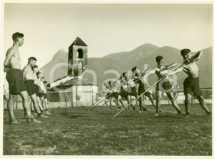Fotografia d epoca originale 1936 TORINO Avanguardisti si esercitano con giavellotto Fotografia 1
