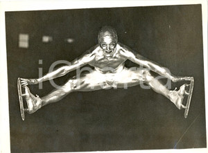 Fotografia d epoca originale 1938 CORTINA Pattinatore dipinto d oro salto acrobatico Carnevale sul ghiaccio 1
