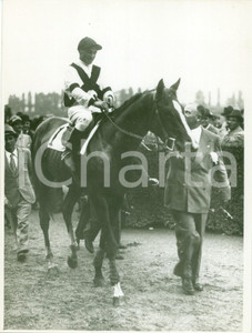 Fotografia d epoca originale 1936 MILANO SAN SIRO Ippica Cavallo TELLURIO rientra al peso Gran Premio FASCIO 1