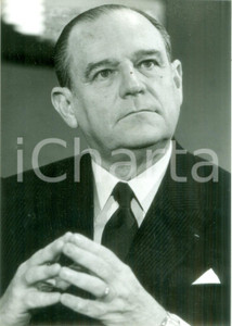Fotografia d epoca originale 1985 ca PARIS Politico Raymond BARRE ascolta un intervento Fotografia 1