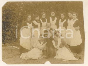 Fotografia d epoca originale 1914 ABBAZIA CROAZIA Cameriere con suonatore di fisarmonica Foto DANNEGGIATA 1