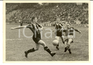 Fotografia d epoca originale 1940 ca ARENA DI MILANO  CALCIO  Azione durante una partita di serie A Foto 1