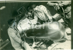 Fotografia d epoca originale 1942 GUERRA NAVALE WW2 Armamento siluri italiani contro l ALGERIA Fotografia 1