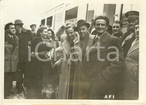 Fotografia d epoca originale 1941 CORTINA D AMPEZZO BL L arrivo degli sciatori della GERMANIA alla stazione 1