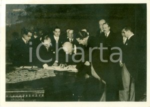 Fotografia d epoca originale 1938 ROMA Lord Eric DRUMMOND Duca di PERTH firma accordi di PASQUA Fotografia 1