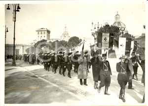 Fotografia d epoca originale 1939 ROMA Dopolavoristi MILANESI sfilano Mostra Autarchica Minerale Fotografia 1