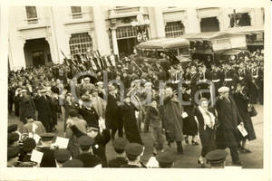 Fotografia d epoca originale 1937 GENOVA Dopolavoristi TEDESCHI accolti con torpedoni Fotografia 1