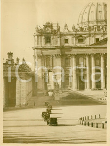 Fotografia d epoca originale 1929 CITTA  DEL VATICANO Corteo Reale entra in SAN PIETRO Fotografia 1