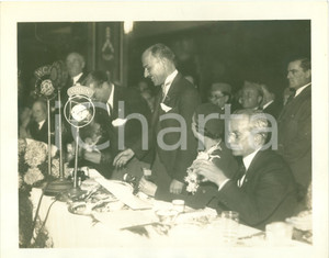 Fotografia d epoca originale 1931 PHILADELPHIA USA Giudice Eugene ALESSANDRONI ai microfoni WPEN RADIO Foto 1