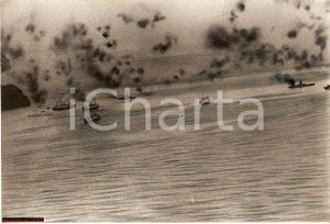 Fotografia d epoca originale 1942 Mediterranean Sea, Air raid vs naval convoy Photo 1