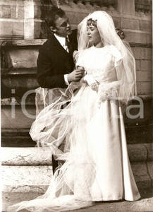 Fotografia d epoca originale 1968 CE SACRE  GRANDPERE Yves LEFEBVRE Marie DUBOIS Scena del matrimono Foto 1