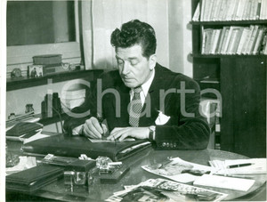 Fotografia d epoca originale 1950 ca PARIS Attore Albert PREJEAN firma autografi su fotografie FOTO 1