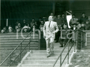 Fotografia d epoca originale 1990 ca MUNSTER DE Manfred WORNER Ministro della Difesa a parata delle truppe 1