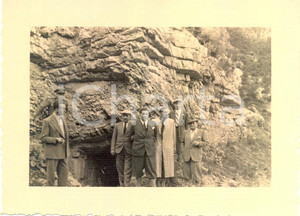 Fotografia d epoca originale 1936 BASSANO DEL GRAPPA Raduno 31 Regg.to Artiglieria Ufficiali cunicolo trincea 1