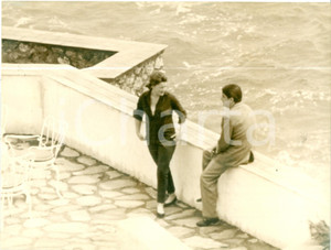 Fotografia d epoca originale 1962 MONTE ARGENTARIO Beatrice d OLANDA terrazza sul mare a PORTO ERCOLE Foto 1