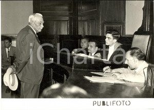 1953 AVELLINO Causa del rospo con testa umana - Interrogatorio di CAPUANO *Foto Fotografia d'epoca, con didascalia coeva al verso. CONDIZIONI: G FORMATO: 18x13 cm    originale e autentica 1