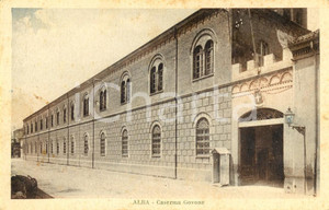 Cartolina originale da collezione 1933 ALBA (CN) Veduta della caserma GOVONE *Cartolina DANNEGGIATA FP VG 1