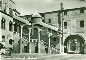 Cartolina originale da collezione 1955 ca FERRARA Lo scalone del Municipio *Cartolina postale FG NV 1