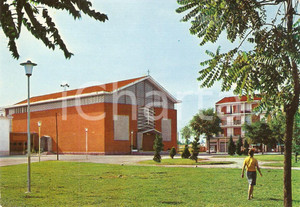 Cartolina originale da collezione 1975 ca BUSTO ARSIZIO Rione BEATA GIULIANA Chiesa di SAN LUIGI  *Cartolina (2) 1