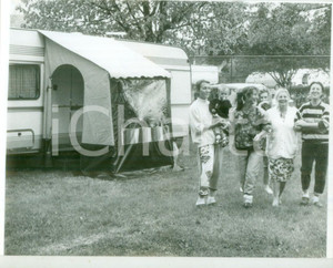 Fotografia d epoca originale 1988 CERNAY FRANCE Campeggiatrici allegre al camping LES ACACIAS Fotografia 1
