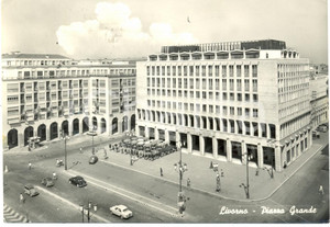 Cartolina originale da collezione 1957 LIVORNO Panoramica dall alto PIAZZA GRANDE con automobili ANIMATA FG VG 1