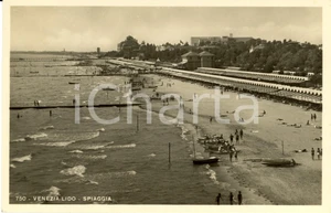 Cartolina originale da collezione 1943 VENEZIA La spiaggia del LIDO affollata di bagnanti Cartolina ANIMATA FP VG 1