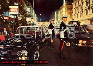 Cartolina originale da collezione 1975 ca ARMA CARABINIERI Il servizio pronto Intervento Cartolina FG NV 1