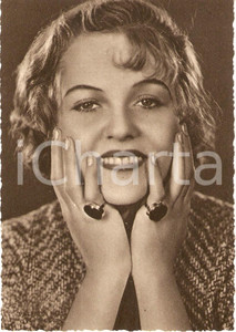 Cartolina originale da collezione 1937 CINEMA Patricia ELLIS posing with two rings WARNER BROS actress *Cartolina 1