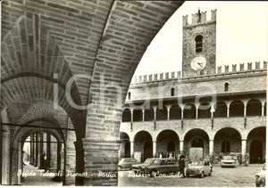Cartolina originale da collezione 1971 OFFIDA (AP) Palazzo comunale visto dai portici  * Cartolina ANIMATA FG VG 1