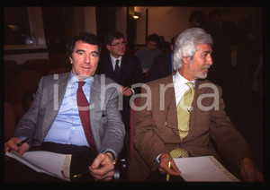 35mm vintage slide* 1995ca CALCIO GIAMBATTISTA PASTORELLO con DINO ZOFF   Diapositiva d'epoca, in formato 35 mm. CONDIZIONI: GOODTutti i diritti riservati.E' severamente vietata la riproduzione. ICharta mette in vendita, sul negozio eBay e in esclusiva sul sito "icharta" il proprio archivio composto da numerose diapositive e negativi fotografici d'epoca, tutti originali e autentici, che attraversano la storia del costume italiano tra gli la fine degli anni Sessanta e Novanta.Si tratta di uno sguardo inedito sull'attualità, la politica, la vita quotidiana, il gossip e la cultura, che fotografa il cambiamento della nazione in quest'ultimo scorcio del XX secolo. Un'occasione unica per il mercato del collezionismo, che vede finalmente disponibile un archivio eccezionale per vastità, tematiche e condizioni, in un settore (il negativo fotografico e la diapositiva) di assoluta novità e dalle interessanti prospettive di investimento.  originale e autentica 1