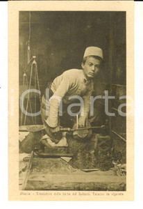 Cartolina originale da collezione 1930 ALBANIA Trinciatore della barba del Sultano. Tabacco sigarette Cartolina 1
