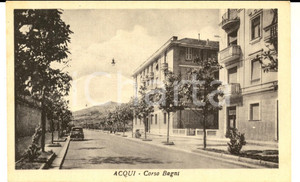 Cartolina originale da collezione 1930 ca ACQUI TERME (AL) Corso Bagni *Cartolina ANIMATA con automobile 1