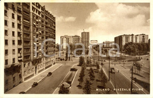 Cartolina originale da collezione 1949 MILANO Veduta di Piazzale FIUME Cartolina ANIMATA con auto FP VG 1