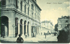 Cartolina originale da collezione 1920 ca ACQUI TERME (AL) Corso BAGNI con l'hotel MODERNE Cartolina ANIMATA FP NV 1