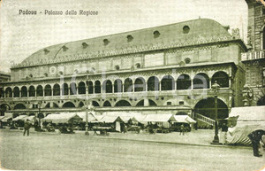 Cartolina originale da collezione 1925 PADOVA Palazzo della RAGIONE con bancarelle del mercato *Cartolina FP NV 1