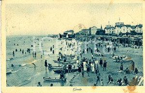 Cartolina originale da collezione 1938 GRADO GO Bagnanti con barche in secca sulla spiaggia Cartolina FP VG 1