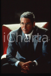 35mm vintage slide* 1997 Film RED CORNER - Richard GERE in una scena (3) Diapositiva d'epoca, in formato 35 mm.CONDIZIONI: GOOD Tutti i diritti riservati.E' severamente vietata la riproduzione. ICharta mette in vendita, sul negozio eBay e in esclusiva sul sito "icharta" il proprio archivio composto da numerose diapositive e negativi fotografici d'epoca, tutti originali e autentici, che attraversano la storia del costume italiano tra gli la fine degli anni Sessanta e Novanta.Si tratta di uno sguardo inedito sull'attualit&agrave;, la politica, la vita quotidiana, il gossip e la cultura, che fotografa il cambiamento della nazione in quest'ultimo scorcio del XX secolo. Un'occasione unica per il mercato del collezionismo, che vede finalmente disponibile un archivio eccezionale per vastit&agrave;, tematiche e condizioni, in un settore (il negativo fotografico e la diapositiva) di assoluta novit&agrave; e dalle interessanti prospettive di investimento.   originale e autentica 1