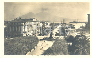 Cartolina originale da collezione 1940 circa NAPOLI Piazza MUNICIPIO dall'alto *Cartolina postale ANIMATA FP NV 1
