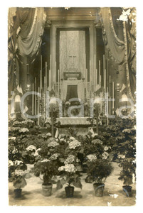 Cartolina originale da collezione 1930 CENTO ALBERONE(?) ALTARE A FESTA E FIORI 1