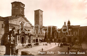 Cartolina originale da collezione 1940 ca REGGIO EMILIA Piazza Grande e il DUOMO *Cartolina postale ANIMATA FP NV 1