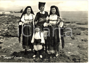 Cartolina originale da collezione 1965 DORGALI (NU) Costumi tipici sardi Cartolina FG VG 1