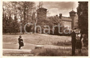 Cartolina originale da collezione 1931 TORINO Parco del VALENTINO  Innamorati al Borgo Medievale Cartolina FP VG 1