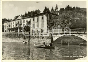 Cartolina originale da collezione 1951 COMO Barca a remi sul lago nella frazione TAVERNOLA Cartolina ANIMATA FG VG 1